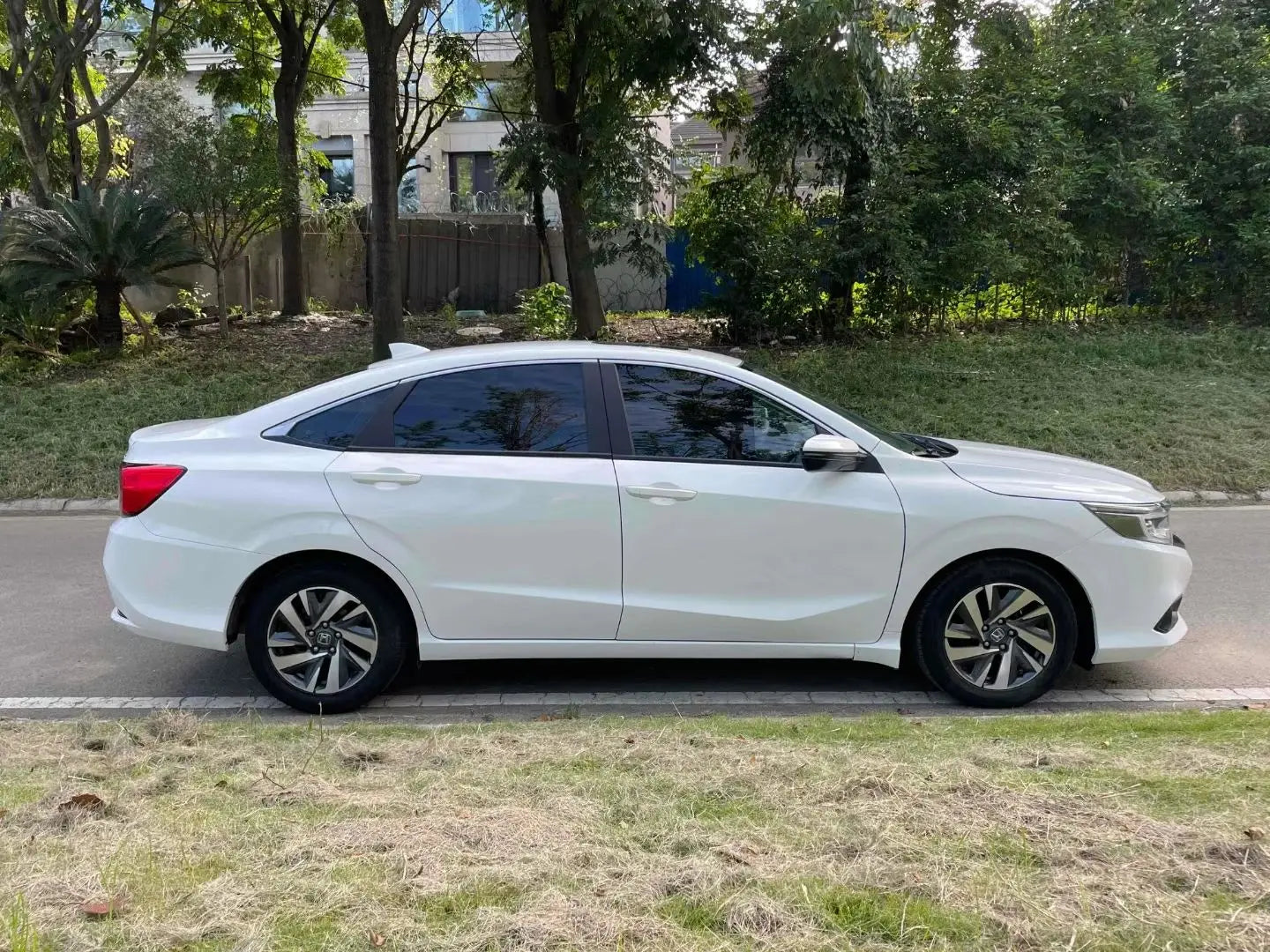 Used Crider 180 Turbo CVT Luxury 5-door 5-seater Sedan Electric New Cars for Honda