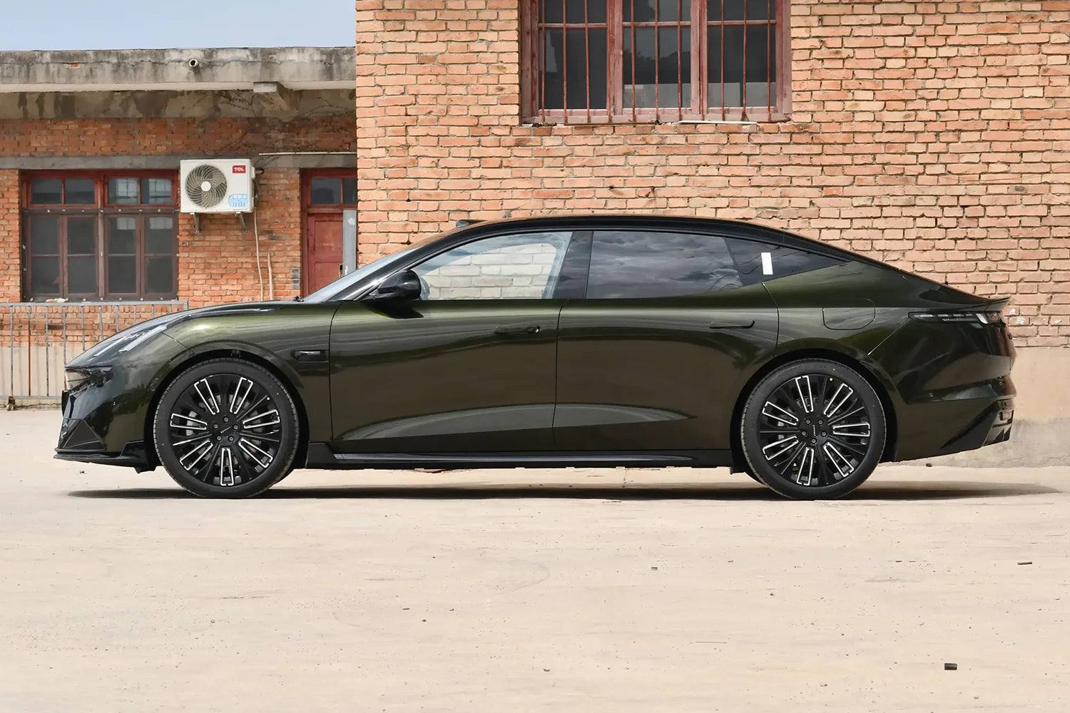2025 New Geely LYNK&CO 10 EM-P 38.2kWh Brick Battery 240km