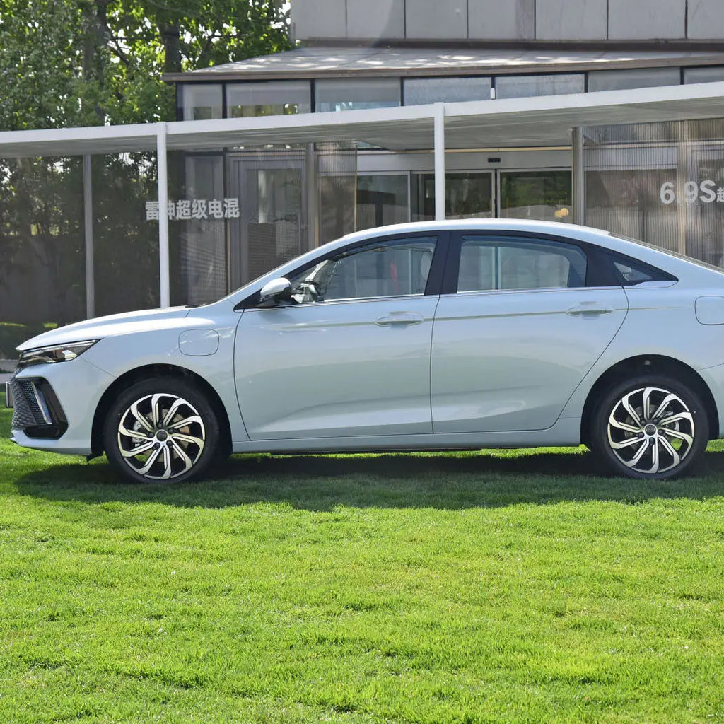 Luxury Ev Cars Sedan Geely Emgrand EV DHT Pro L Hi