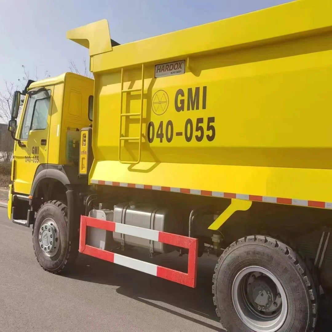 Sinotruk HOWO 6x4 10 Wheeler Tipper Lorry 371HP Diesel Dumper Truck with HW76 Cabin and Air Conditioning