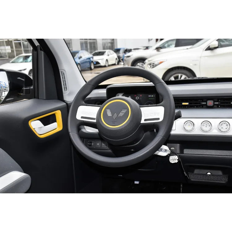 2024 Wuling Air Ev New 4-Seater High-Speed Mini Electric Car 300km