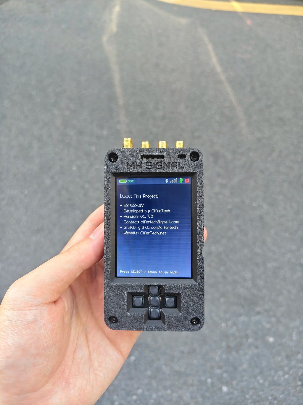 New ESP32-DIV Wireless WiFi Bluetooth Debug Tool NRF24 CC1101 ESP32 2.8 inch Touch Screen Equipped with cases and antennas